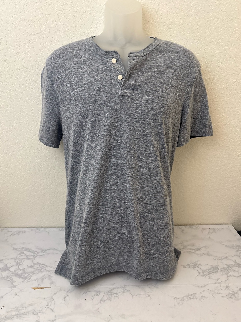 Arizona Jean Co Shirt Mens M Gray Heather Henley Short Sleeve 2 Button Tee